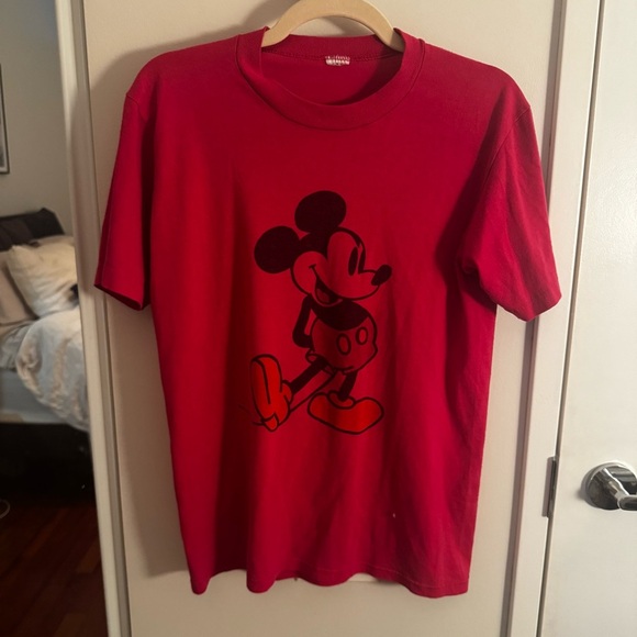 Tops - VINTAGE DISNEY MICKEY magenta pink shirt